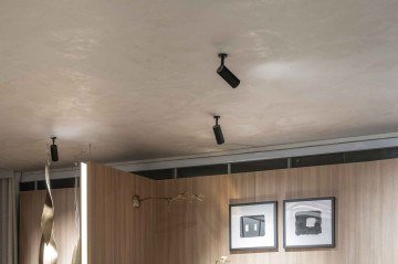 O espaço Raízes traz em destaque uma poltrona forrada com pelúcia que confere um ar lúdico ao ambiente 