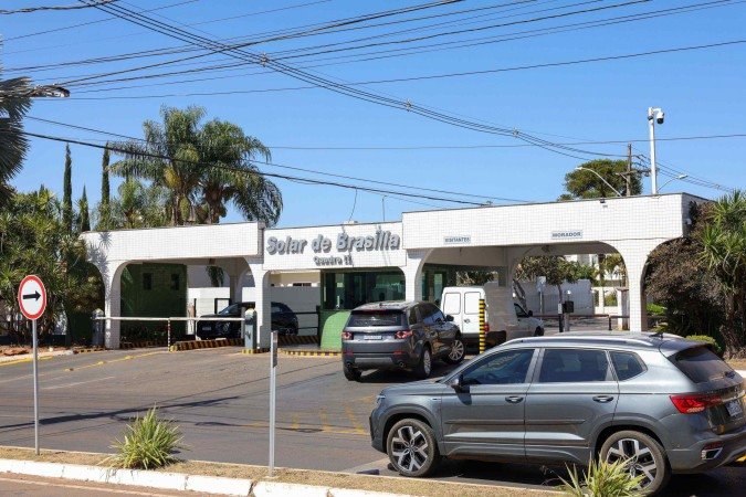 Decisão de Moraes é para que os policiais penais não constranjam o ex-presidente nem incomodem a vizinhança -  (crédito: Fabio Rodrigues-Pozzebom/Agência Brasil)