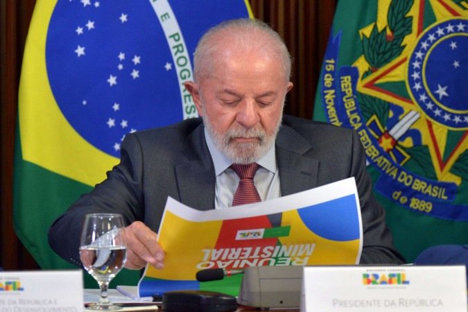 Com inicio por volta das 19h, a reunião ainda ocorre no Alvorada -  (crédito:  Ed Alves CB/DA Press)