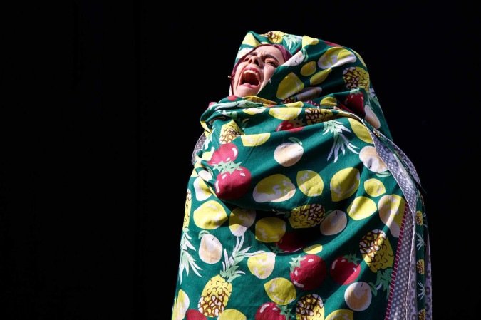 Ubu: O que é bom tem que continuar!
COm os grupos Clowns de Shakespeare, Facetas e Asavessa (RN). Amanhã, às 17h no Estacionamento da Sala Martins Penna (Teatro Nacional), e domingo, às 19h, na Vila Cultural Cobra Coral (quadra 813 Sul)
- (crédito: Diego J Wilde - Diego Jimenez) Ubu: O que é bom tem que continuar!
COm os grupos Clowns de Shakespeare, Facetas e Asavessa (RN). Amanhã, às 17h no Estacionamento da Sala Martins Penna (Teatro Nacional), e domingo, às 19h, na Vila Cultural Cobra Coral (quadra 813 Sul)
- (crédito: Diego J Wilde - Diego Jimenez)