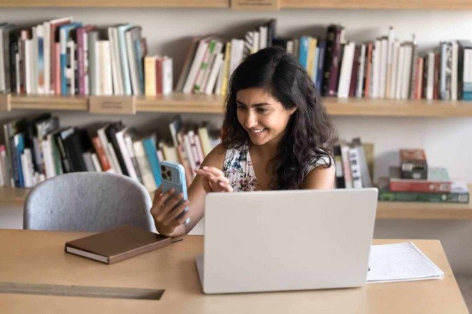 É possível preservar o foco e garantir um estudo mais eficaz sem abrir mão da conectividade (Imagem: fizkes | Shutterstock) - (crédito: EdiCase) É possível preservar o foco e garantir um estudo mais eficaz sem abrir mão da conectividade (Imagem: fizkes | Shutterstock) - (crédito: EdiCase)