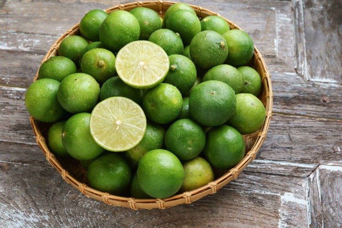 O limão é um ingrediente indispensável na cozinha (Imagem: preecha2531 | Shutterstock) - (crédito: EdiCase) O limão é um ingrediente indispensável na cozinha (Imagem: preecha2531 | Shutterstock) - (crédito: EdiCase)