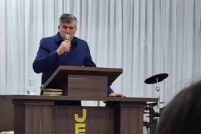 Pastor morre após passar mal durante pregação em culto -  (crédito: Reprodução/Instagram)