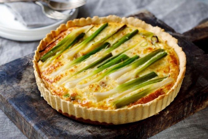 Quiche de alho-poró (Imagem: Magdanatka | Shutterstock) - (crédito: EdiCase) Quiche de alho-poró (Imagem: Magdanatka | Shutterstock) - (crédito: EdiCase)