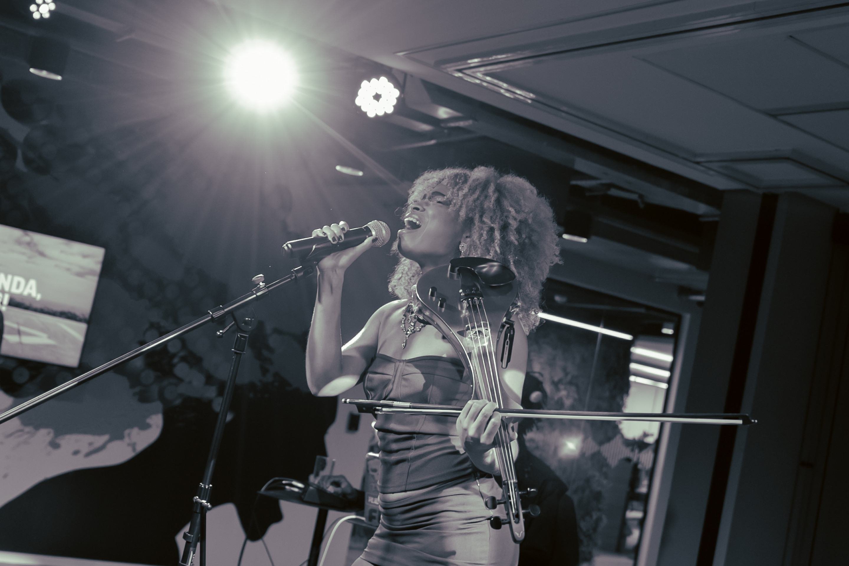 A ideia surgiu ao ver o instrumento no hip-hop e imaginar sua força dentro do funk brasileiro 