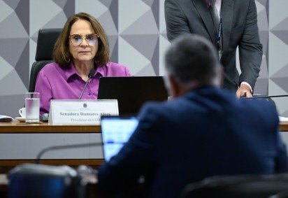 Senadora Damares Alves decidiu encerrar a sessão da Comissão de Direitos Humanos após afirmar não estar se sentindo muito bem -  (crédito: Andressa Anholete/Agência Senado)
