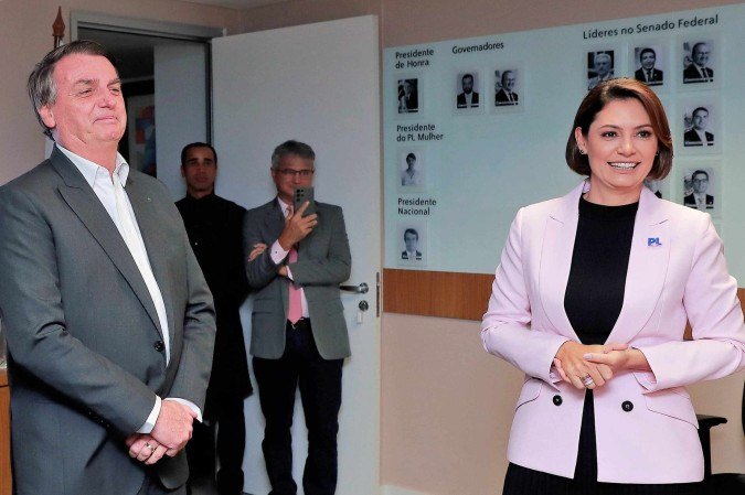 Michelle após Moraes determinar reforço policial para Bolsonaro: 