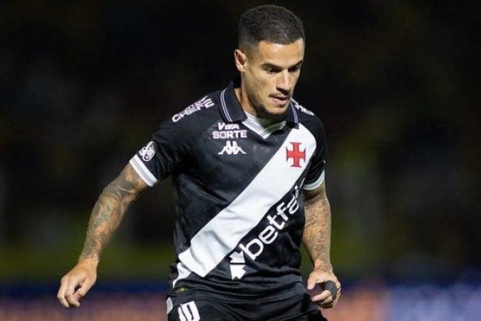 COUTINHO - Maestro do Gigante. Apresentou-se para armar as jogadas e cobrou a falta que originou o gol de empate. No 2Â° tempo, teve a chance de balanÃ§ar a rede, mas parou em John. NOTA 6.5. Foto: Matheus Lima/Vasco