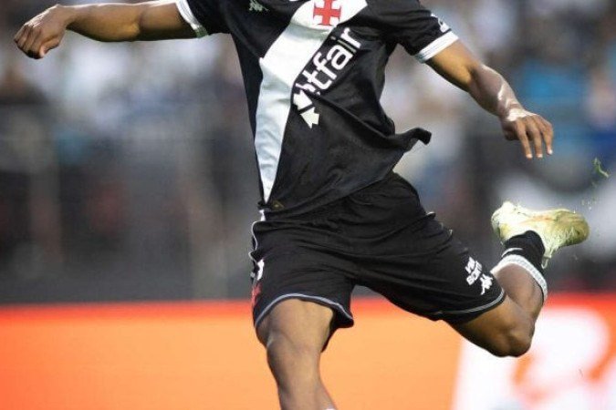 RAYAN - NÃ£o teve grande participaÃ§Ã£o nas jogadas de ataque, apesar da movimentaÃ§Ã£o e entrega em campo. NOTA 5.0 - Foto: Matheus Lima/Vasco