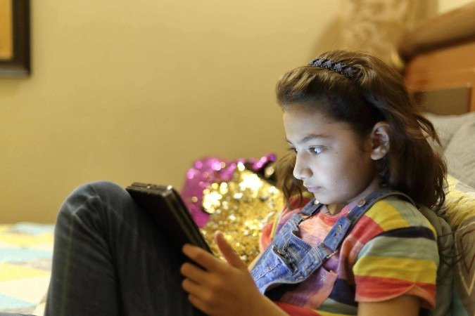 Projeto contra 'adultização' aprovado no Senado: o que acontece agora?