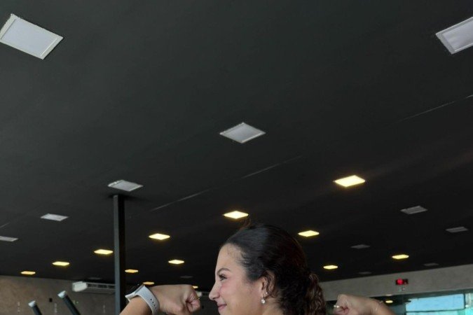 Para Paula, treinar superiores vai muito além da estética