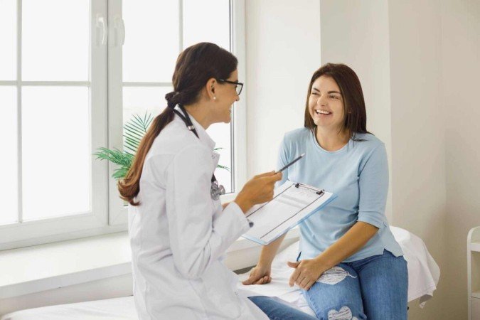 É sempre importante conversar com o ginecologista sobre alterações suspeitas na região intima (Imagem: Studio Romantic | Shutterstock) -  (crédito: EdiCase)