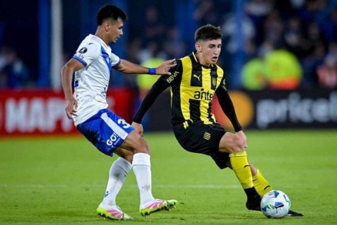 Situação do jogador de 21 anos é motivo de 'racha' entre os clubes - (crédito: Foto: Marcelo Endelli/Getty Images) Situação do jogador de 21 anos é motivo de 'racha' entre os clubes - (crédito: Foto: Marcelo Endelli/Getty Images)