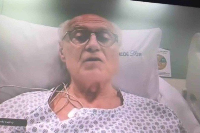 Deputado discursou na cerimônia de premiação do Prêmio Eduardo Suplicy de Teses e Dissertações - (crédito: Reprodução/Instagram @eduardosuplicy) Deputado discursou na cerimônia de premiação do Prêmio Eduardo Suplicy de Teses e Dissertações - (crédito: Reprodução/Instagram @eduardosuplicy)