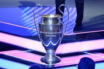 Troféu Uefa: embate no mundo do futebol ultrapassa as linhas do campo - (crédito: Frederic Dides/AFP) Troféu Uefa: embate no mundo do futebol ultrapassa as linhas do campo - (crédito: Frederic Dides/AFP)