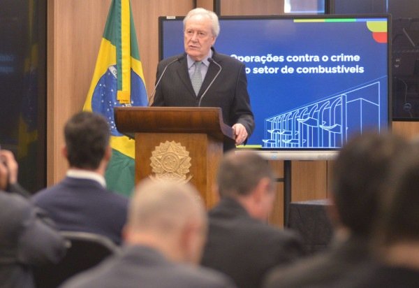 Ed Alves CB/DA Press