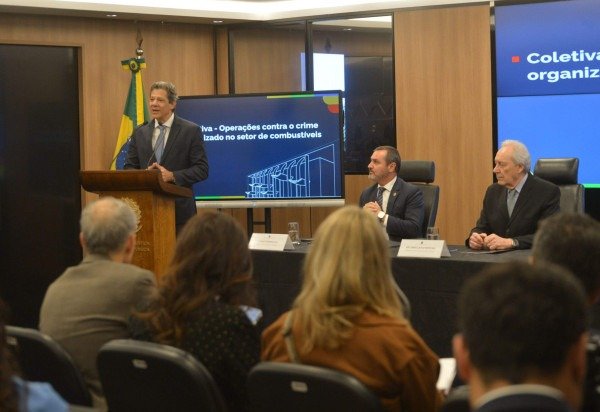  Ed Alves CB/DA Press