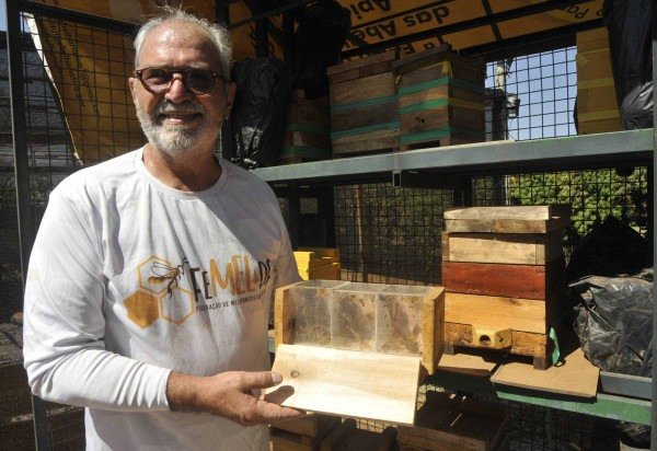 Luiz Lustosa Vieira cria espécies nativas em uma área do Parque da Cidade