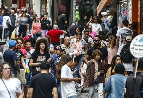 A projeção considera a contagem de pessoas até 1º de julho deste ano - (crédito: Paulo Pinto/Agência Brasil)