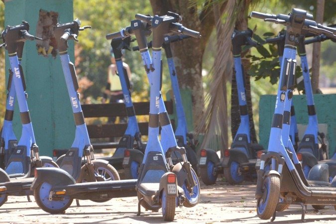 É proibido o uso por menores de idade, para transporte de carga ou para andar em dupla, segundo a JET