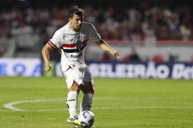 Tapia pode engatar sequência no São Paulo por conta das lesões no elenco  -  (crédito: Foto: Rubens Chiri / São Paulo FC)
