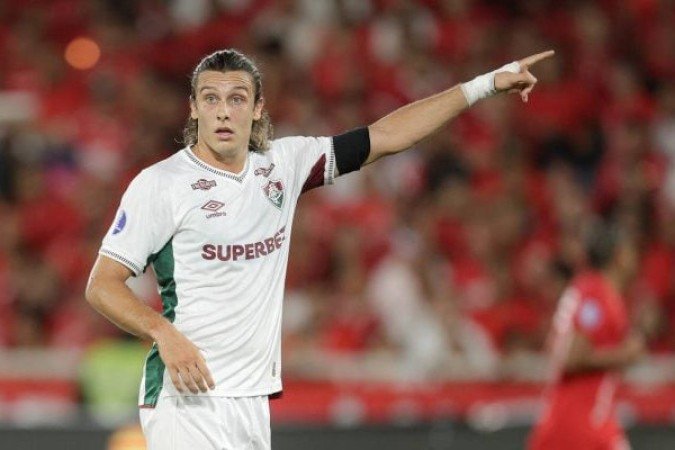 CANOBBIO â?? Muito guerreiro, como sempre. No primeiro tempo, sua jogada na raÃ§a, ganhando divididas e fazendo triangulaÃ§Ã£o atÃ© perder a grande chance do time chutando em cima de Ronaldo, foi seu grande momento. Na etapa final, recebeu bolas pela direita e fez boas jogadas e passes aos companheiros. Ainda teve fÃŽlego para ajudar a defesa com eficiÃªncia. Poderiafinalizar mais. NOTA 7,0. Foto: LetÃ­cia Martins/EC Bahia