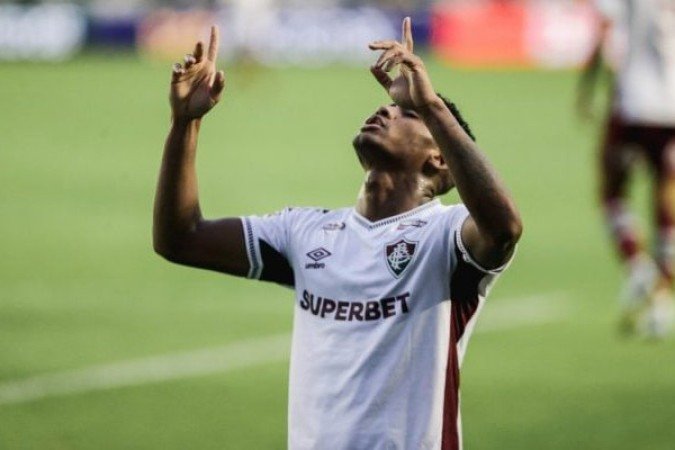 HÉRCULES – Sua função era não dar espaço algum para o excelente setor de criação do Bahia, conseguindo sucesso na maioria das jogadas. Mais um jogo bastante consistente na defesa. No apoio, pouco apareceu. NOTA 6,0. Foto: Lucas Merçon/Fluminense