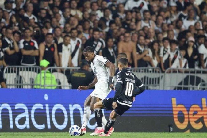 KAIO - Melhor jogador do Botafogo na partida. Muito seguro nas ações defensivas, sendo dominante tanto pelo alto, quanto por baixo. Também demonstrou segurança nos passes. NOTA: 7,0 - Foto: Vitor Silva/Botafogo