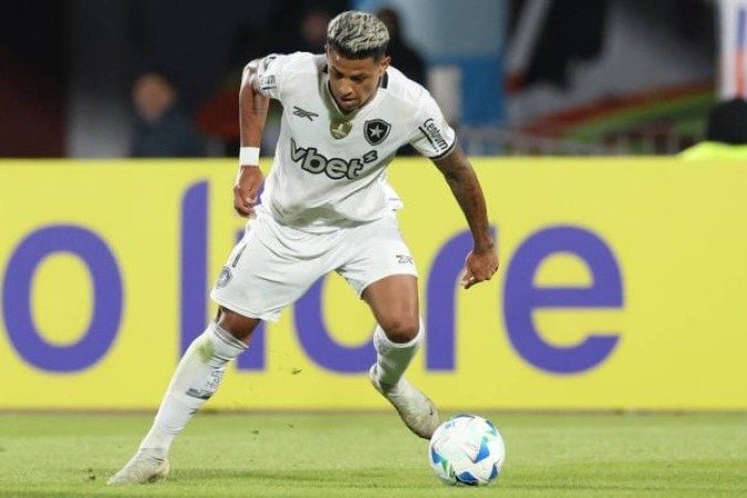 MATHEUS MARTINS - Teve pouco tempo para mudar o panorama do jogo. Foi eficiente nos passes, mas participou pouco da partida. NOTA: 5,0 - Foto: Vitor Silva/Botafogo