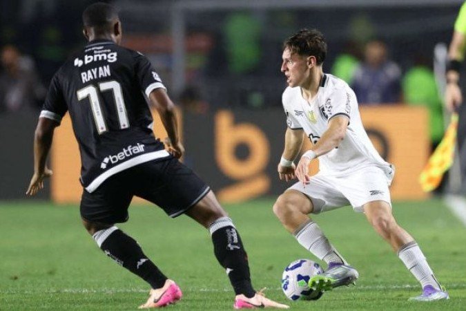 MONTORO - Também teve uma atuação discreta. Participou um pouco mais do que Artur e conseguiu criar alguns lances, mas produziu pouco. NOTA: 5,5 - Foto: Vitor Silva/Botafogo