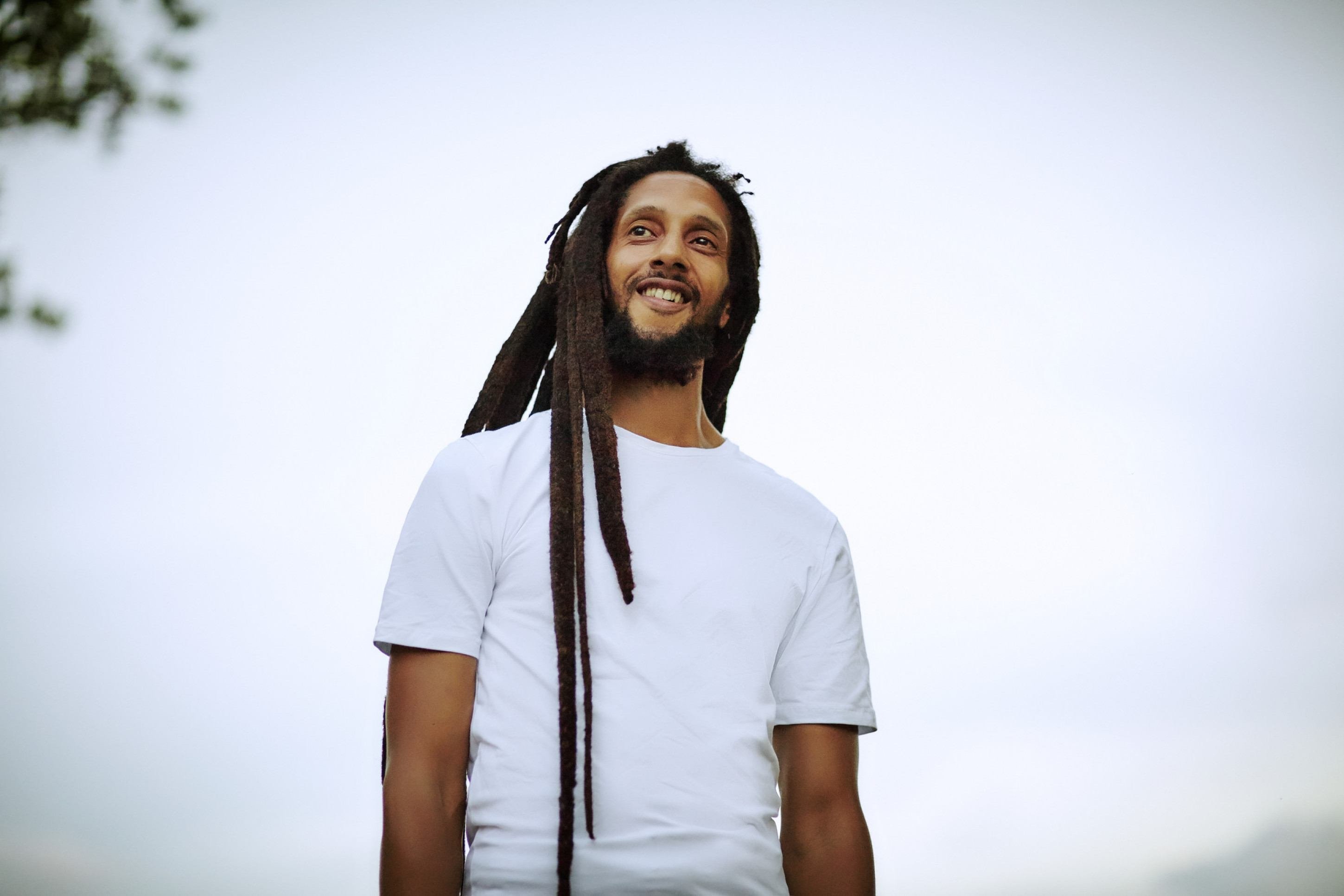 Julian Marley, filho do lendário Bob Marley, se apresenta em Brasília