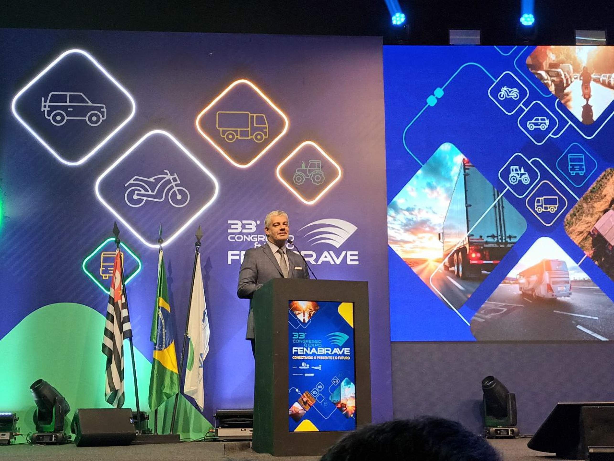 Marcos Troyjo, ex-Brics, diz que mundo é avião que passa por 