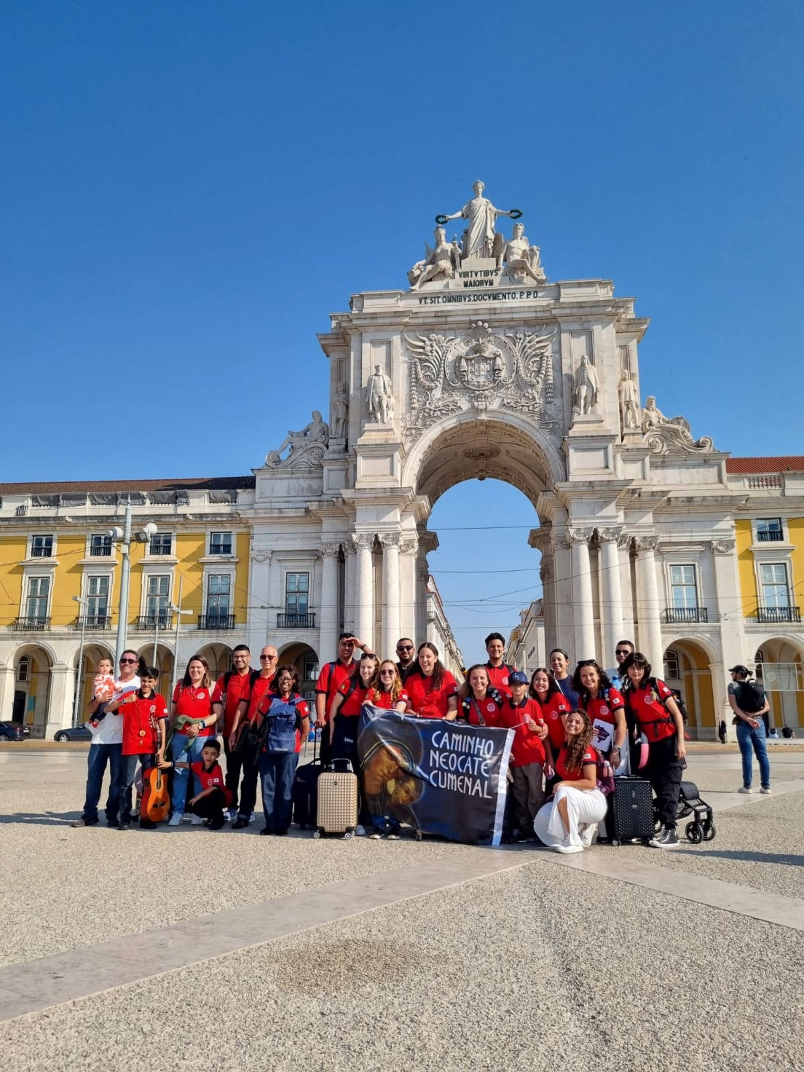 Grupo brasiliense em peregrinação na Europa: viagem da vida