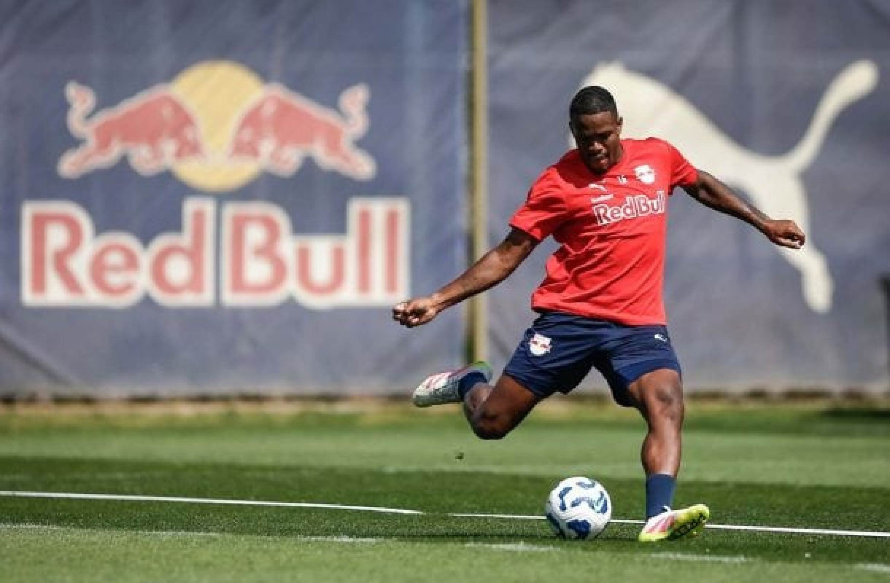 Provável titular no Bragantino, Gustavo Marques quer ‘virada de chave’ no Brasileirão