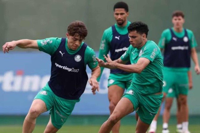 Lateral treinou e pode ser um dos 11 em campo para o clássico -  (crédito: Foto: Cesar Greco/Palmeiras)