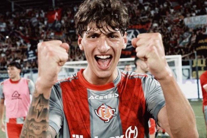 Romano Benito Floriani Mussolini, bisneto do ex-ditador italiano Benito Mussolini, foi decisivo na vitória do líder Cremonese -  (crédito: Foto: Divulgação)