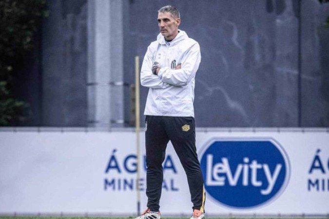 Vojvoda foi regularizado e já pode estrear pelo Santos - (crédito: Foto: Divulgação) Vojvoda foi regularizado e já pode estrear pelo Santos - (crédito: Foto: Divulgação)