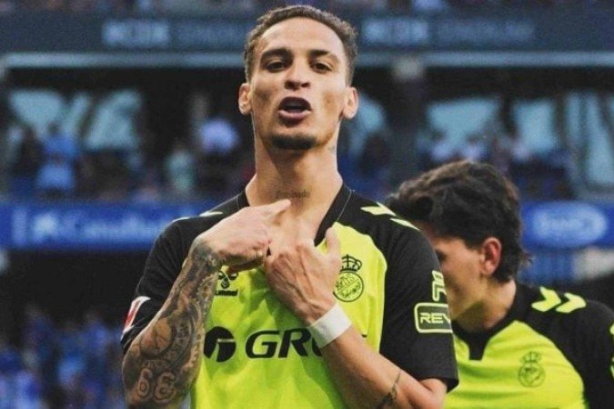 Antony em ação com a camisa do Betis durante a última temporada europeia - (crédito: Foto: Divulgação/Real Betis ) Antony em ação com a camisa do Betis durante a última temporada europeia - (crédito: Foto: Divulgação/Real Betis )