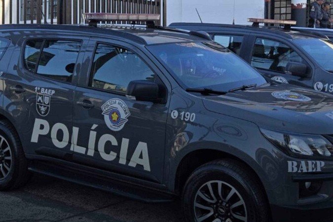 Três mandados de prisão temporária e quatro de busca e apreensão foram cumpridos por equipes do Batalhão de Ações Especiais de Polícia e do MPSP -  (crédito: Divulgação/Polícia Militar de São Paulo)
