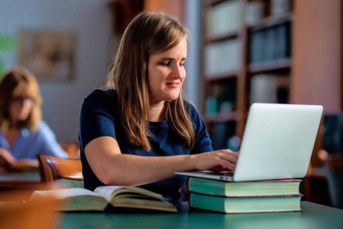 Recursos de acessibilidade para pessoas com deficiência visual oferecem autonomia e ampliam a participação social (Imagem: Kinga | Shutterstock) -  (crédito: EdiCase)