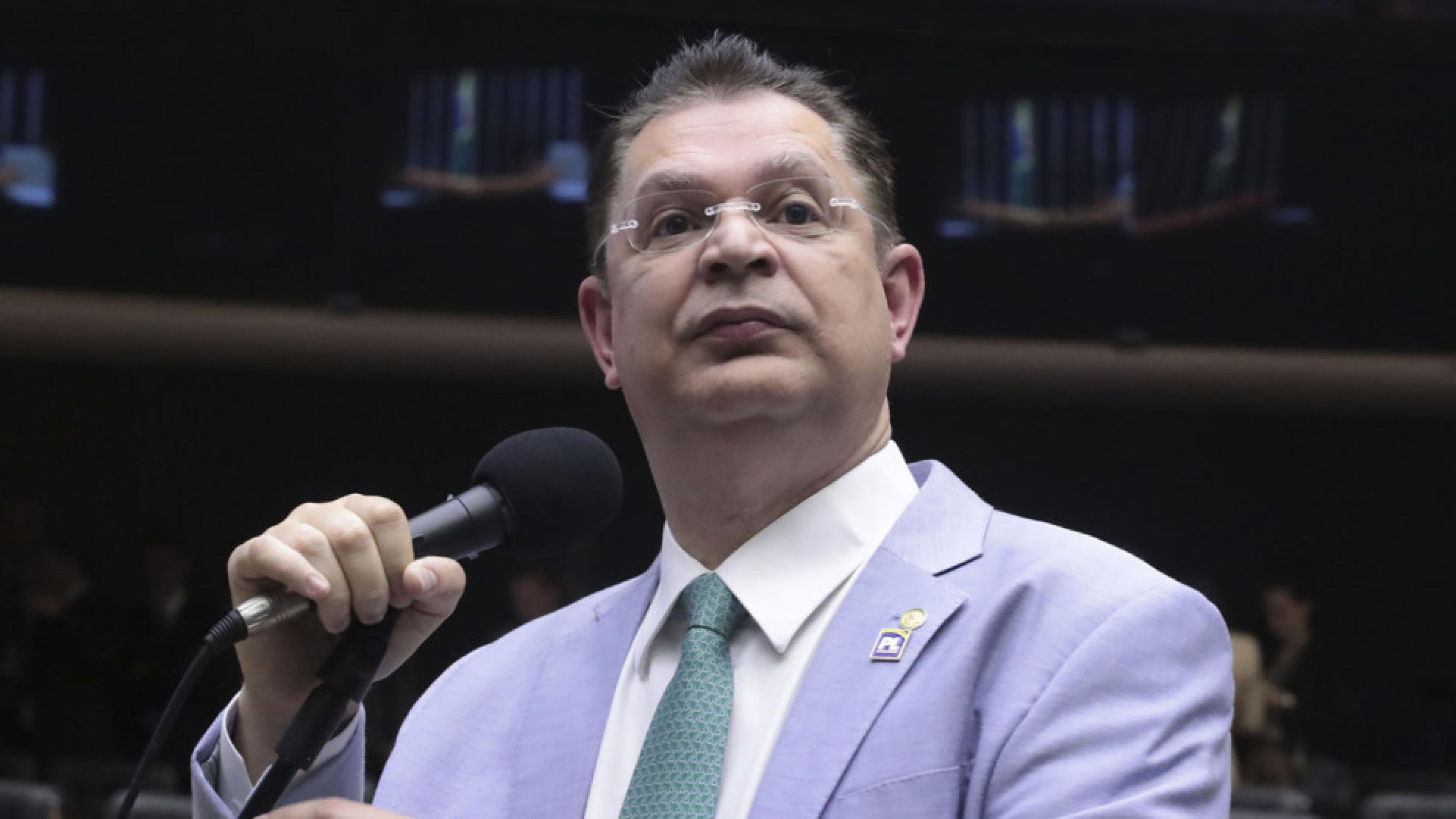 Partidos recuam de apoio à PEC que barra investigações de congressistas - Platobr Politica
