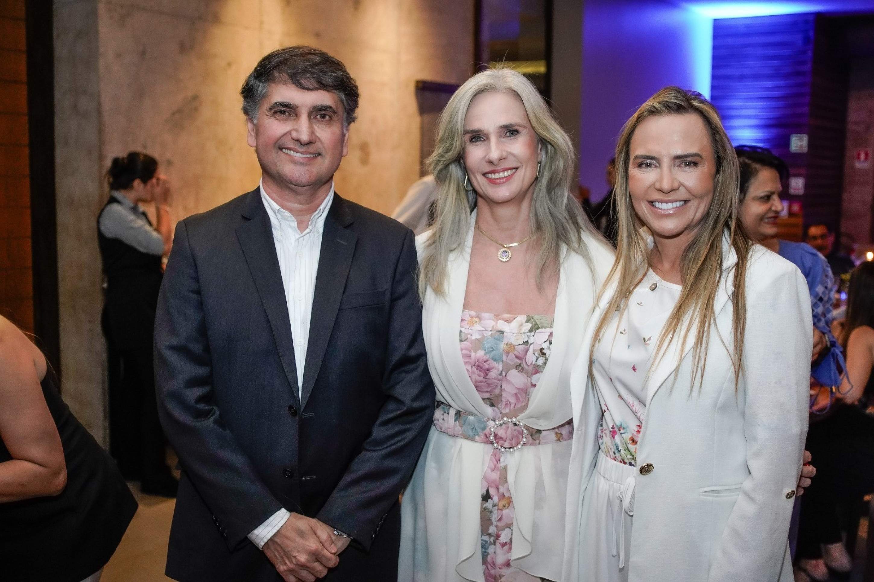 Sebastião Abritta, Karina e Celina Leão