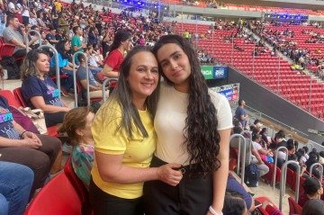 Mãe e filha, Abelina Guedes, de 48 anos, e Rafaela Analice, de 14, participaram juntas do encontro