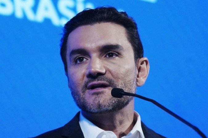 Celso Sabino deve ter reuniões com Lula e com o presidente de seu partido, Antônio Rueda, ao longo desta sexta-feira (19/9), para definir qual será seu futuro no governo Lula e no União Brasil.

 -  (crédito:  roberto castro)