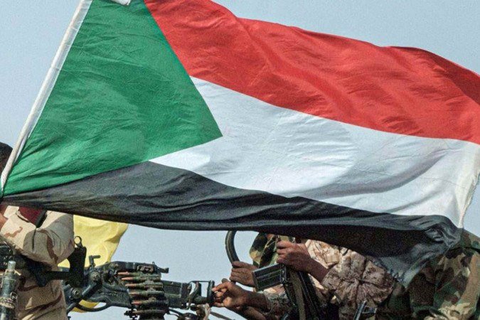 Os veículos em que Amira e o marido viajaram quebraram várias vezes ao longo do trajeto - (crédito: Amira) Os veículos em que Amira e o marido viajaram quebraram várias vezes ao longo do trajeto - (crédito: Amira)