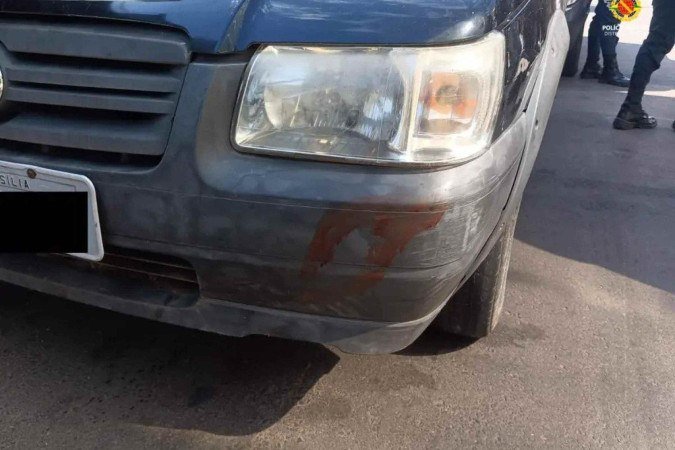 Carro utilizado no crime foi encontrado com manchas de sangue -  (crédito: Reprodução: PMDF)