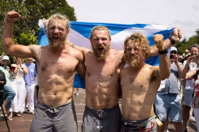 Três irmãos escoceses batem recorde mundial de travessia mais rápida do Pacífico a remo