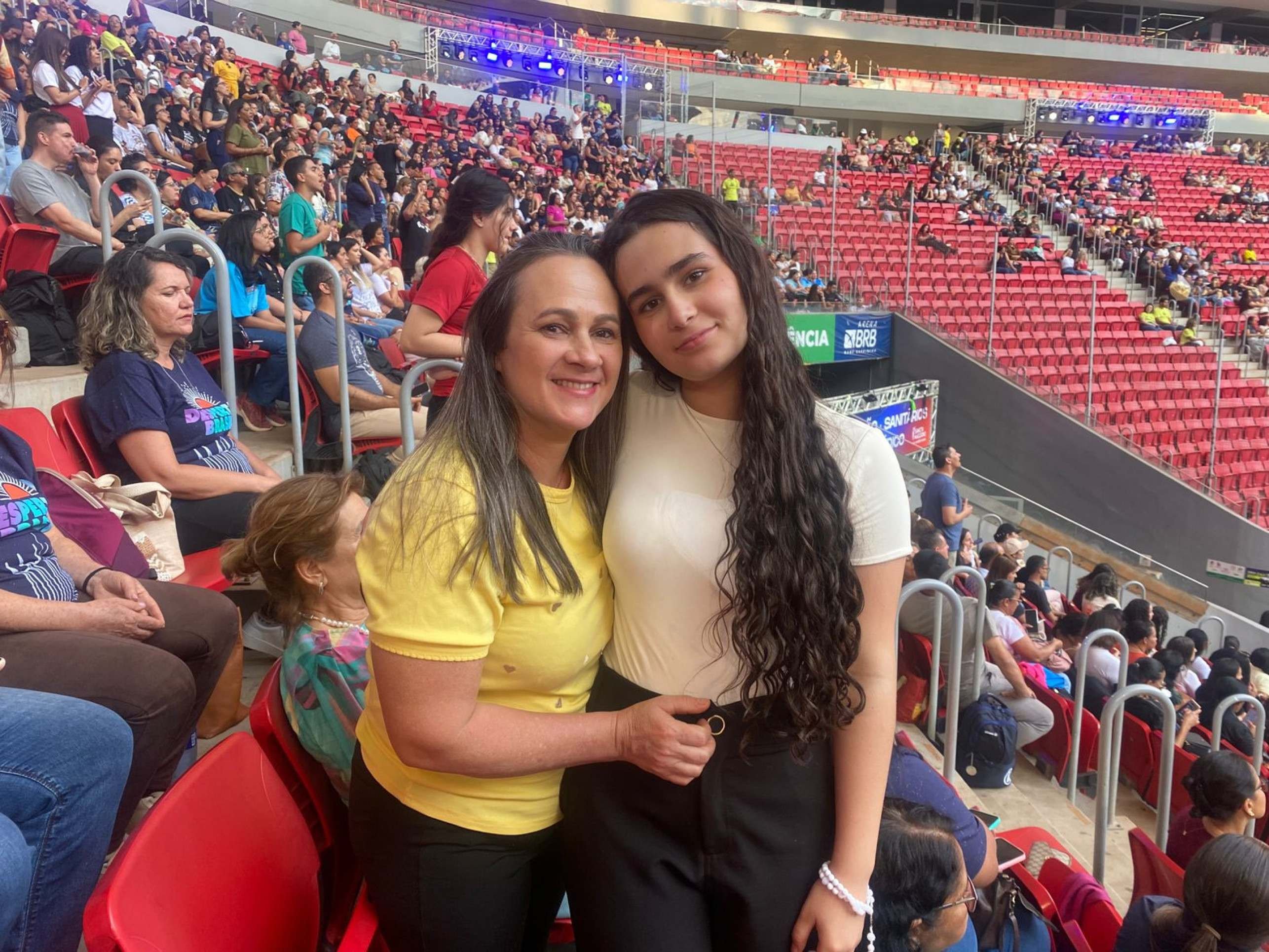 Mãe e filha, Abelina Guedes, de 48 anos, e Rafaela Analice, de 14, participaram juntas do encontro