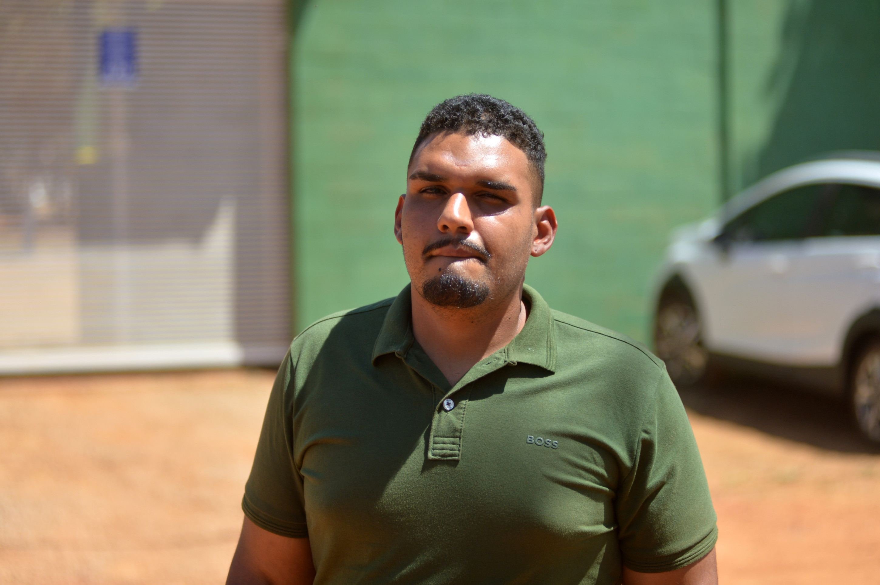 Daniel Gonçalves acordou com os gritos das pessoas dentro da clínica e ajudou a quebrar as janela para salvá-las