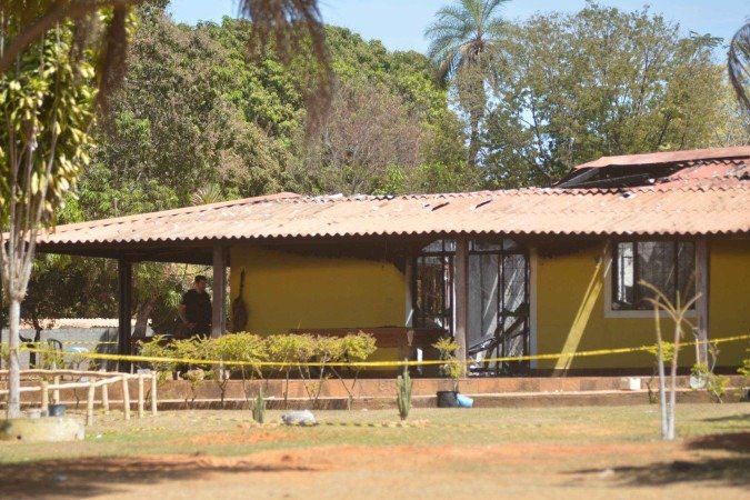 Incêndio em casa de recuperação de dependentes químicos deixa cinco mortos. O incêndio começou perto das 3h da manhã na área rural do Boqueirão, região do Paranoá. -  (crédito:  Ed Alves/CB/D.A Press)